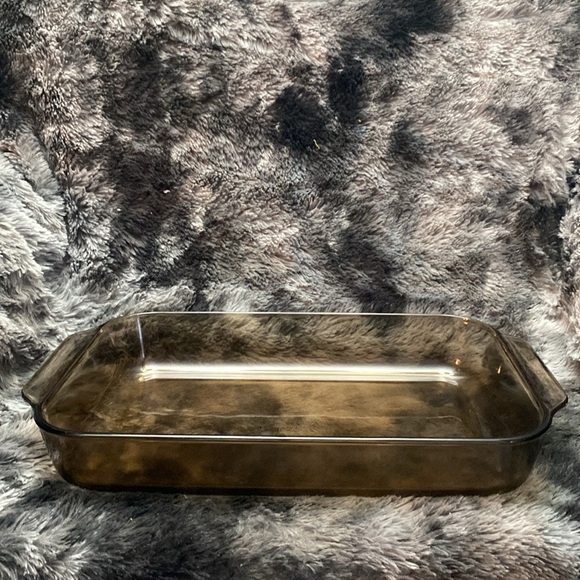 Pyrex Amber Brown Glass Baking Pan
Casserole Dish - Picture 2 of 12